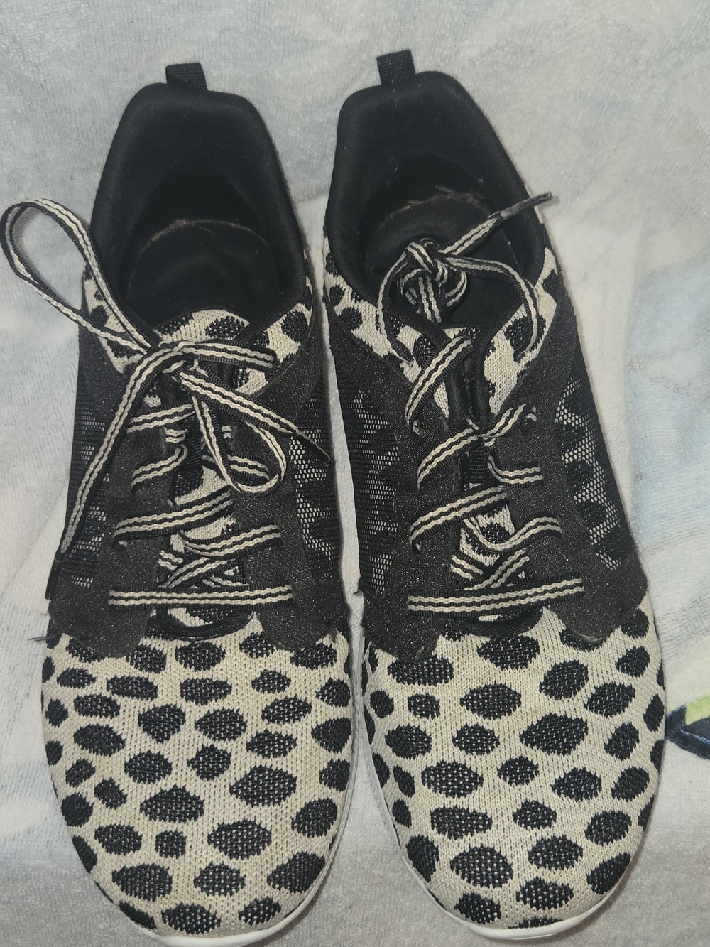Avia Women's Deluxe Lightweight Memory Foam Sneakers in Leopard Print